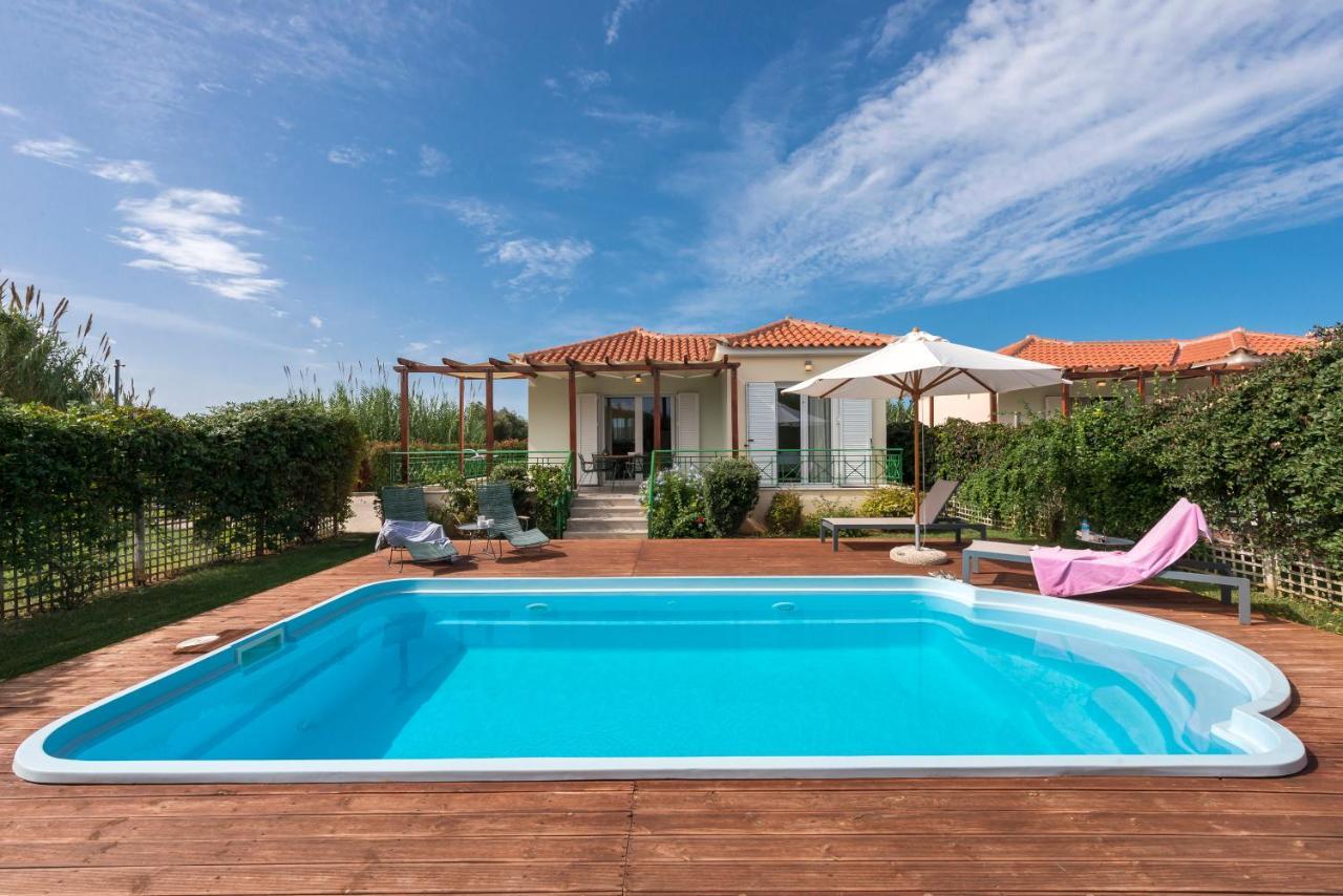 Venus Villa With Private Pool, 2Min To The Beach Finikounta Exterior photo